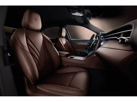 2024 Maserati Grecale: 20 Interior Photos | U.S. News