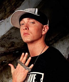 EMINEM DIES IN FATAL CAR ACCIDENT 2010 - Ready2Beat.com - Hot Buzz and Cool Stories