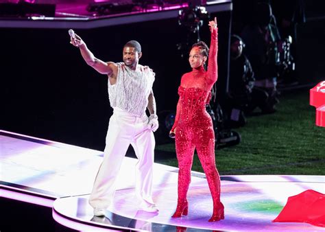 H.E.R. Brings Guitar Glamour to Super Bowl Halftime Show in Catsuit