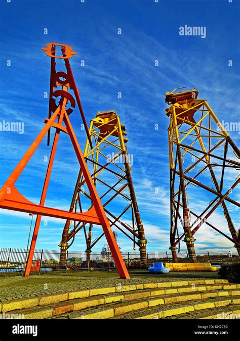 Wind turbine platforms hi-res stock photography and images - Alamy