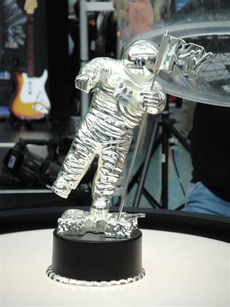 E3 2009 an actual MTV Moon Man award handed out at the Vid… | Flickr