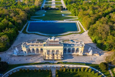 Vienna: Skip-the-Line Schonbrunn Palace & Gardens with Guide - Rosotravel