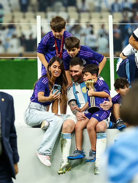 Lionel Messi, Wife, & Kids Celebrate World Cup Win – Hollywood Life