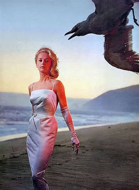 color scene | Tippi hedren, Alfred hitchcock, Hitchcock film