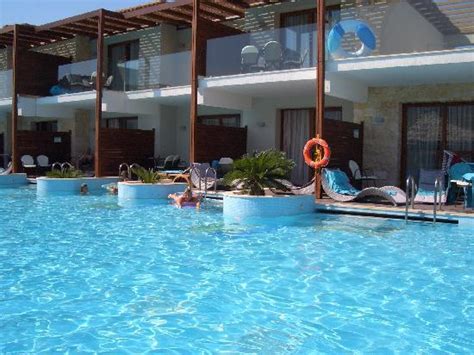 Swim Up Rooms - Picture of Holiday Village Rhodes, Kolimbia - TripAdvisor