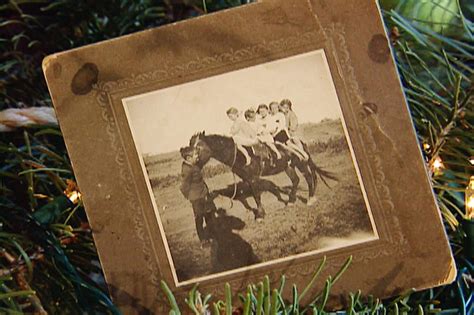 Cowboy Christmas Decorations Add Western Flair | HGTV