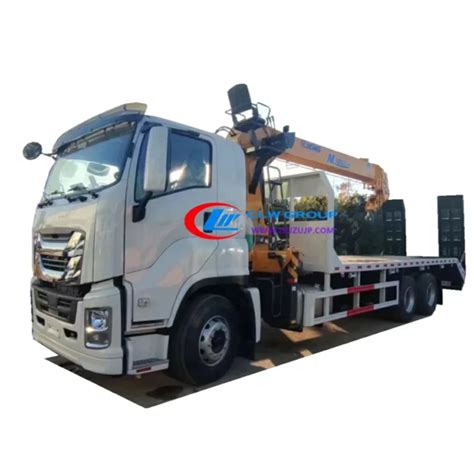 Isuzu heavy duty flat deck truck with crane for sale