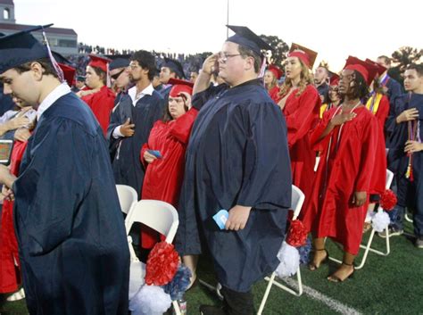 The ‘class with class:’ Las Plumas High sends off 236 graduates – Oroville Mercury-Register