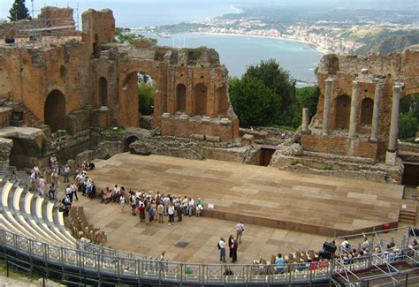 Ancient Greek Theater in Syracuse - GreekReporter.com