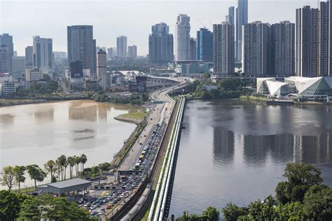 Malaysia Proposes New Way to Ease Singapore Causeway Traffic for ...