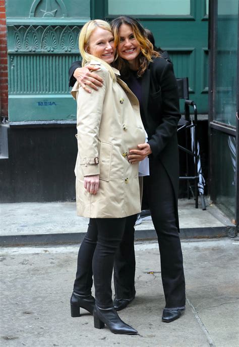 'Law & Order: SVU' star Kelli Giddish is pregnant! See her announcement