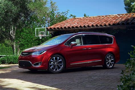 CHRYSLER Pacifica Specs & Photos - 2016, 2017, 2018, 2019, 2020 ...