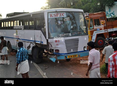 Road accident kerala hi-res stock photography and images - Alamy