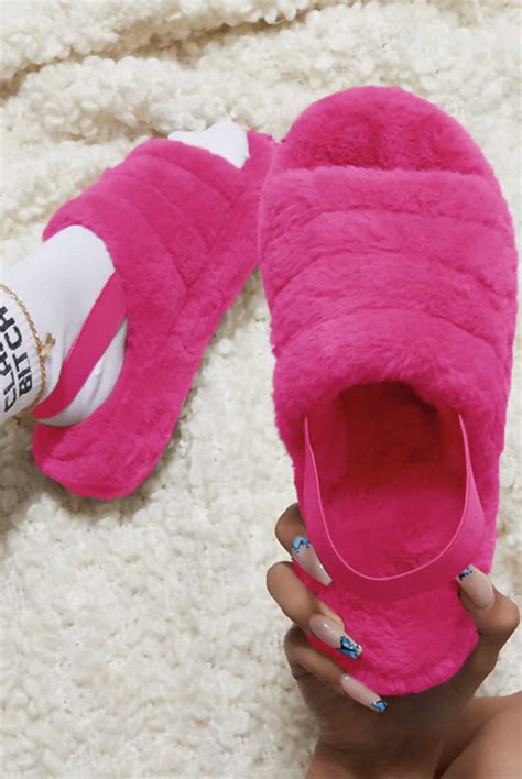 Wholesale Hot Pink Faux Fur Fluffy Stripe Slipper