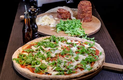 The Top 5 Pizzas in London, England - FastyGet