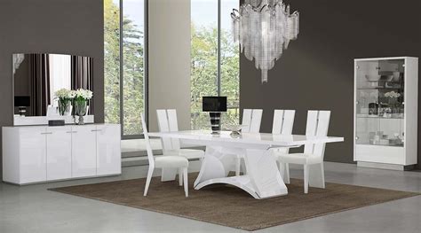 D313 Modern Dining Room Set in White Lacquer Finish