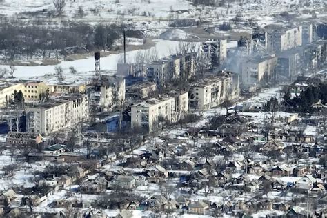 Drone footage shows the utter devastation of Bakhmut and the scale of Putin's madness ...