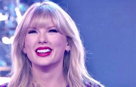 All I wanted tonight was for Taylor to smile (with teeth) and have fun on stage and hear the ...