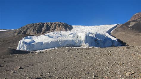 Anna'z Travels: Taylor Glacier and Blood Falls