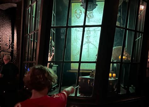 The Ultimate Guide to The Harry Potter World Rides