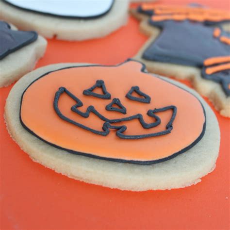 Squirrel Bakes: Royal Icing Halloween Sugar Cookies