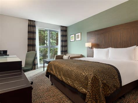 Hotels Near Airport: Holiday Inn Birmingham Airport - NEC