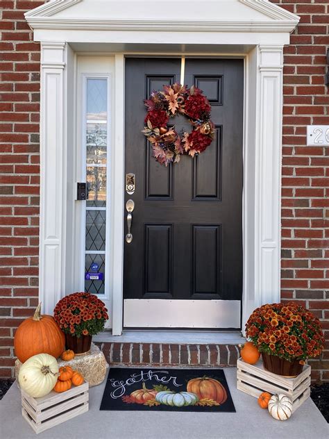 Fall front door decor | Fall front, Fall front door, Front door decor