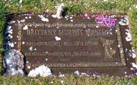 File:Brittany Murphy grave.jpg - Wikipedia