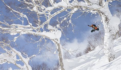 snowboarding in hokkaido