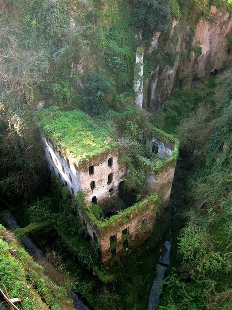 The 33 Most Beautiful Abandoned Places In The World - FREEYORK