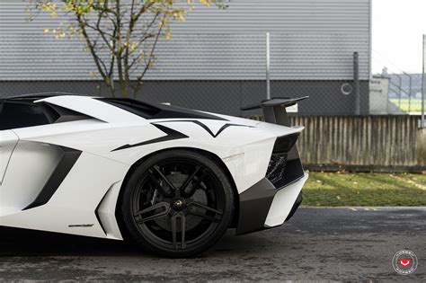 Lamborghini Aventador White And Black - Lamborghini