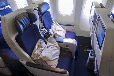 Review: Air France (777-300ER) Premium Economy From N to Paris