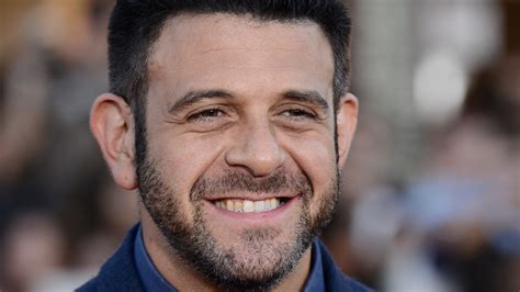 Adam Richman, 'Man v. Food' star, apologizes for 'inexcusable remarks' - ABC7 Los Angeles