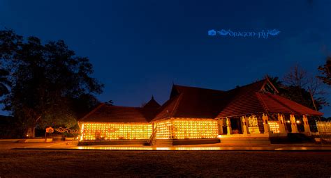 Chuttu-Vilakku at Thrikkakara Vamanamoorthy Temple by Manu Ignatius / 500px