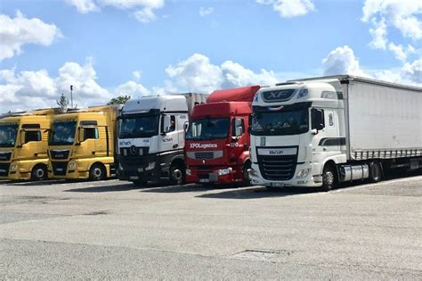 7 Best UK Truck Stops For HGV Drivers | Optimum Driving Group