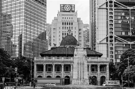 The old Bank of China building between the HSBC HO buildin… | Flickr