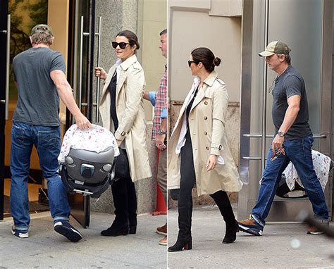 Rachel Weisz & Daniel Craig Out With Daughter In NYC — Sweet Pics ...