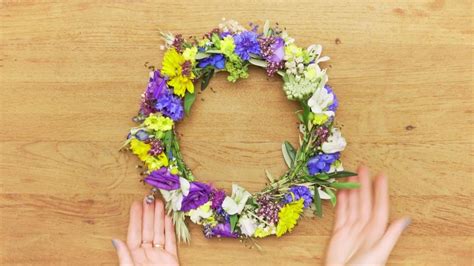 Create Your Own Midsommar Flower Wreath