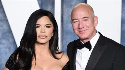 Jeff Bezos Reportedly Engaged To Girlfriend Lauren Sanchez