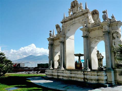 La fontana del Gigante è una delle fontane monumentali di Napoli di ...