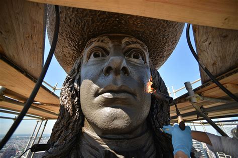 Restoration of William Penn statue on City Hall - Philly