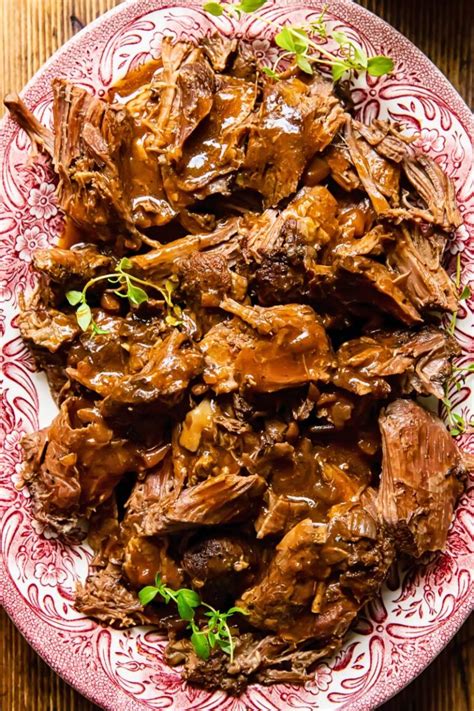 Slow Cooker Lamb in Red Wine Sauce - Vikalinka