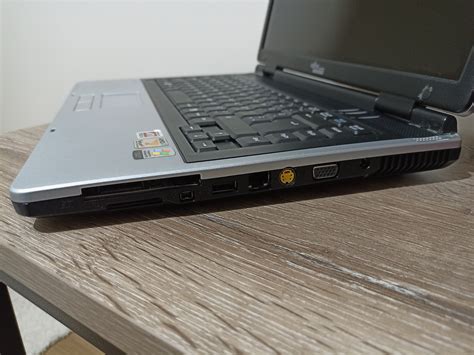 Old Fujitsu-Siemens Laptop Review | TechPowerUp Forums