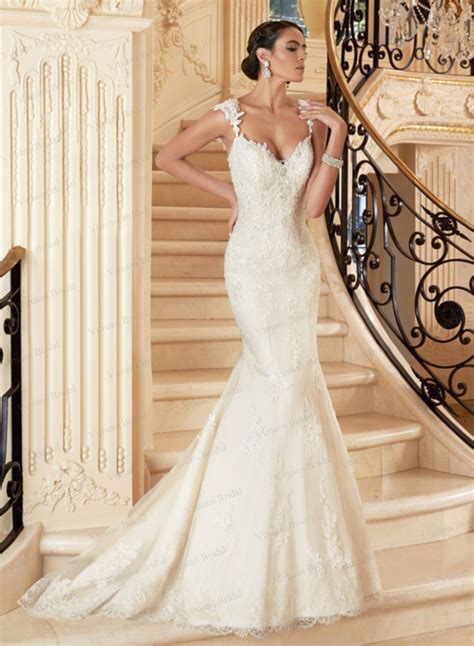 29 Fabulous Fishtail Wedding Dresses For Your Big Day - Mrs to Be