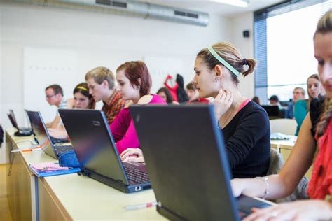 5 Reasons Why You Need a Laptop For College