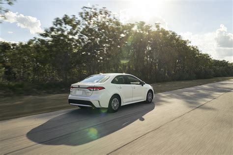 2020 Toyota Corolla Sedan Hybrid Achieves 50+ MPG Combined - autoevolution