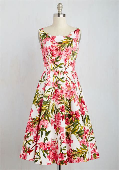 17 Floral Bridesmaid Dresses for Spring: They're More Groundbreaking ...