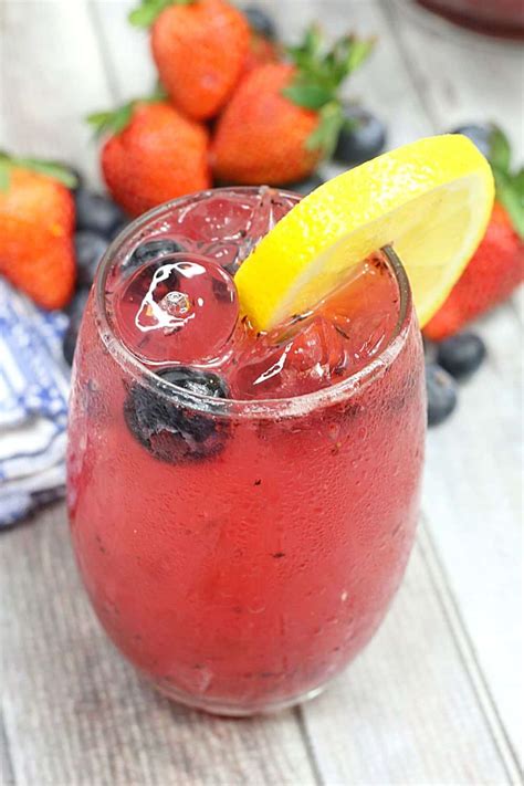 Refreshing Mixed Berry Lemonade - The Farm Girl Gabs®