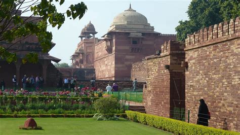 Fatehpur Sikri - History, Architecture, Timings, Built By | Adotrip