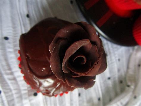 Modelling Chocolate Roses : 9 Steps (with Pictures) - Instructables